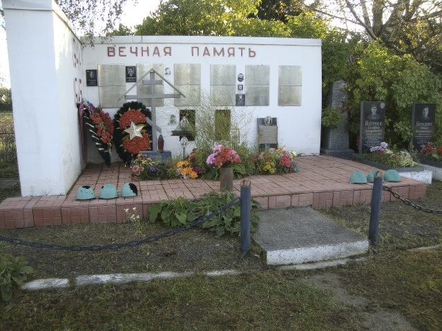 ВОИНСКОЕ ЗАХОРОНЕНИЕ БМ д. Глажево № 21